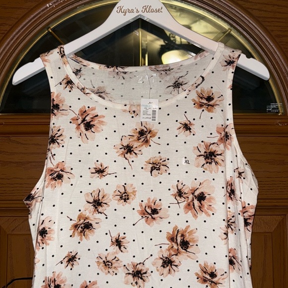 NWT! Maurices 24/7 Mara High Neck Slanted Hem Tank Top In Floral & Dot Print - Picture 4 of 15
